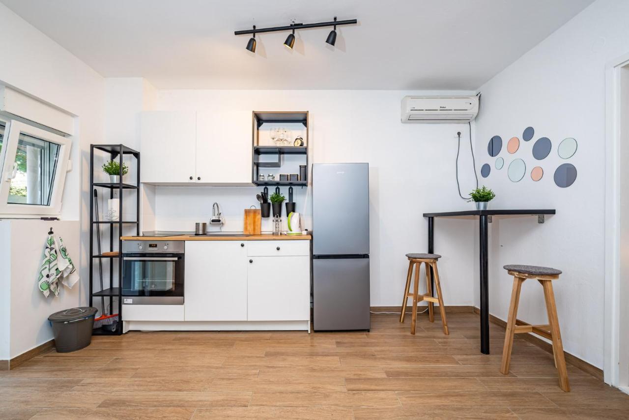 Apartment Sunset โรวานิสกา ภายนอก รูปภาพ
