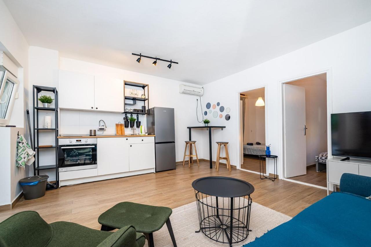 Apartment Sunset โรวานิสกา ภายนอก รูปภาพ