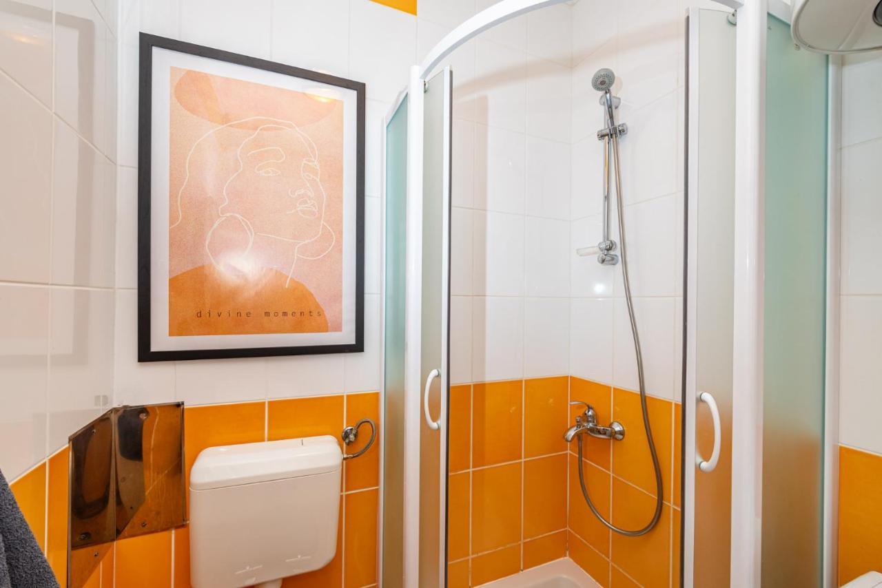 Apartment Sunset โรวานิสกา ภายนอก รูปภาพ