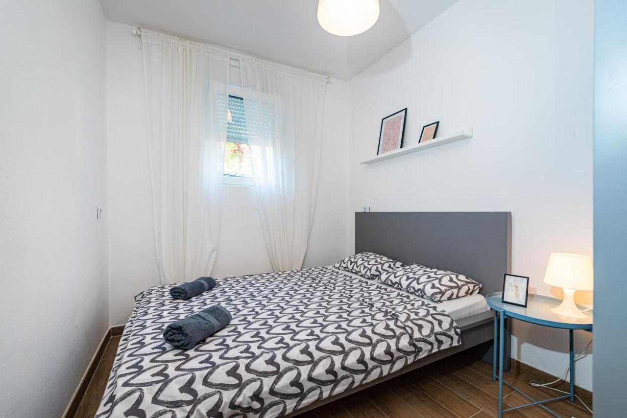 Apartment Sunset โรวานิสกา ภายนอก รูปภาพ
